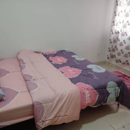 Debayu Homestay With Free Parking At Setia Alam Shah Alam Exterior foto